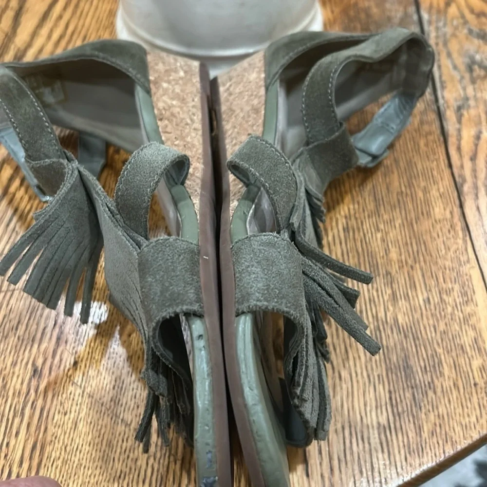Clark’s Olive Suede Abigail Sun Fringe  Wedge Sandals